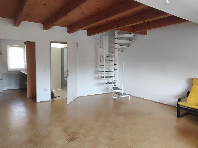 Stilvolle Maisonette Wohnung mit offenem Wohnkonzept und Dachgeschoss Galerie