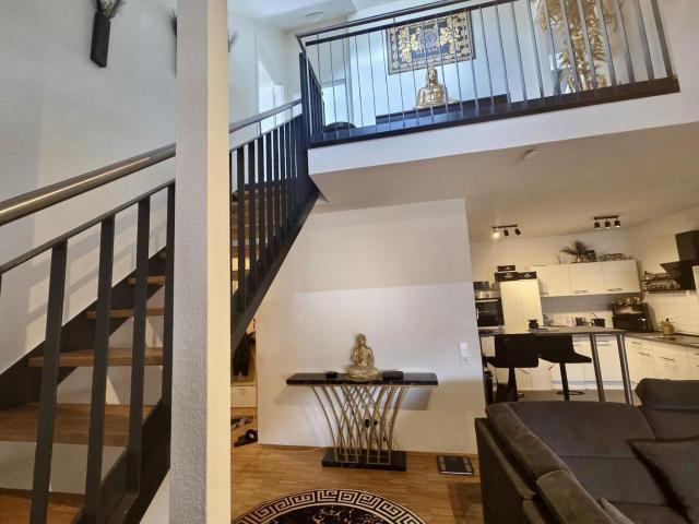 Stilvolle Maisonettewohnung mit Galerie, Dachterrasse & Aufzug
