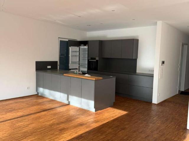 Stilvolle Neubau Maisonette mit besonderem Wohnambiente