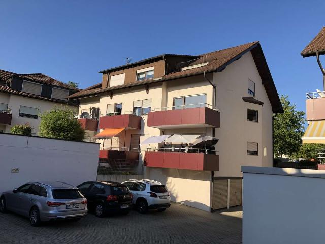 Stilvolle, sanierte helle 2 Zimmer Wohnung mit Balkon und EBK in Jettingen