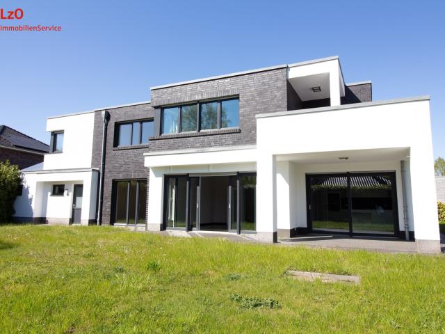 Stilvolle Stadtvilla in attraktiver Wohnlage modernes Wohnen mit viel Platz in Löningen