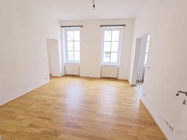 Stilvolle Wiener Altbauwohnung + 2 Zimmer Wohnung + Extra Küche