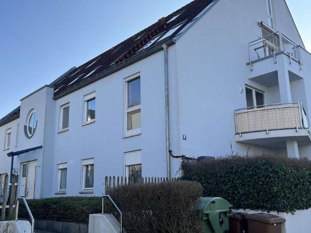 Stilvolle und einfache 2 Zimmer Wohnung mit Küche und Balkon in Augsburg Pferde