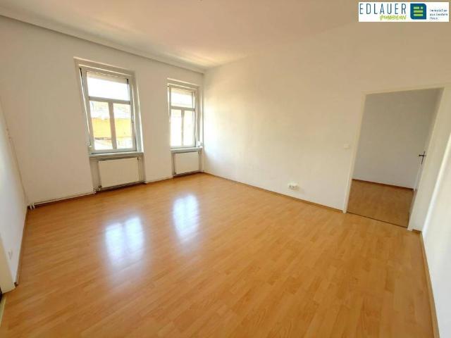 Stilvolle und gepflegte Altbaumietwohnung im Zentrum!