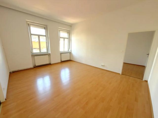 Stilvolle und gepflegte Altbaumietwohnung im Zentrum!