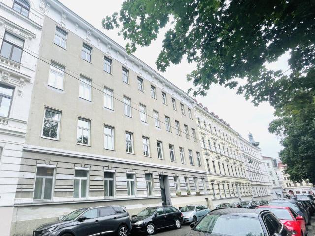 Stilvolle und geräumige 3 Zimmer Altbauwohnung, nahe Währinger Straße