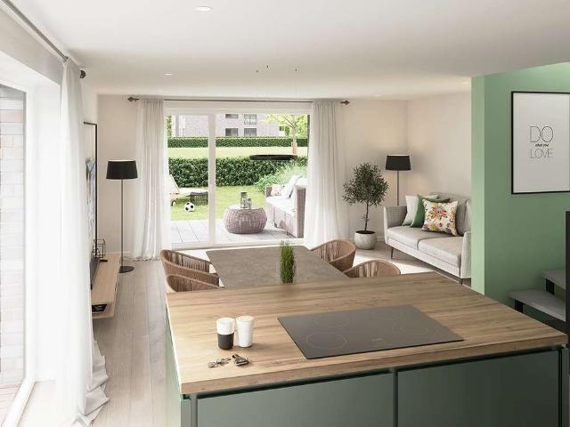 Stilvolle und technisch moderne Doppelhaushälfte mit ca. 31,5 m² ausgebauten Dachstudio!