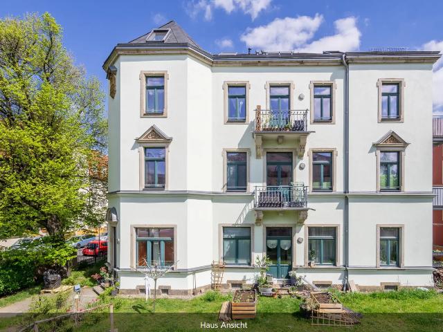 Stilvoller Altbau in Blasewitz – 85 m² Wohnkomfort mit zwei Balkonen