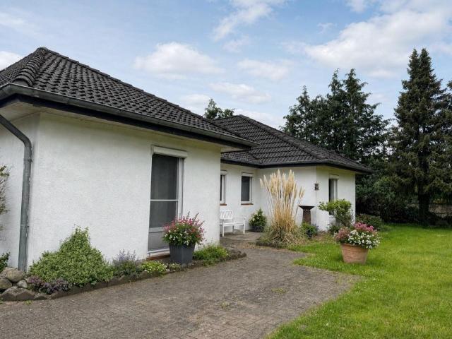 Stilvoller Bungalow in traumhafter Lage mit Ausbaureserve