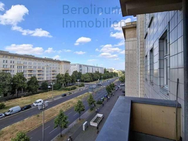 Stilvoller Erstbezug im Baudenkmal: Kernsanierte 3 Zimmer Wohnung an der Karl Marx Allee