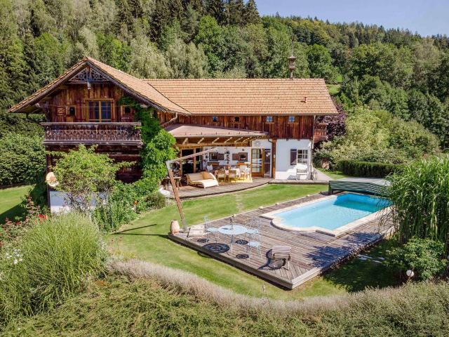 Stilvoller Landsitz mit Gästehaus auf großem Grundstück in idyllischer Wörthersee Nähe