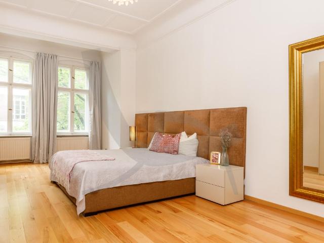 Stilvoller Stuckaltbau Nähe Spree