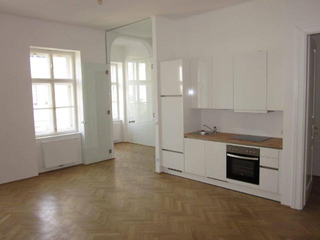 Stilvoller 3 Zi ALTBAU in bester Lage im 7. Bezirk