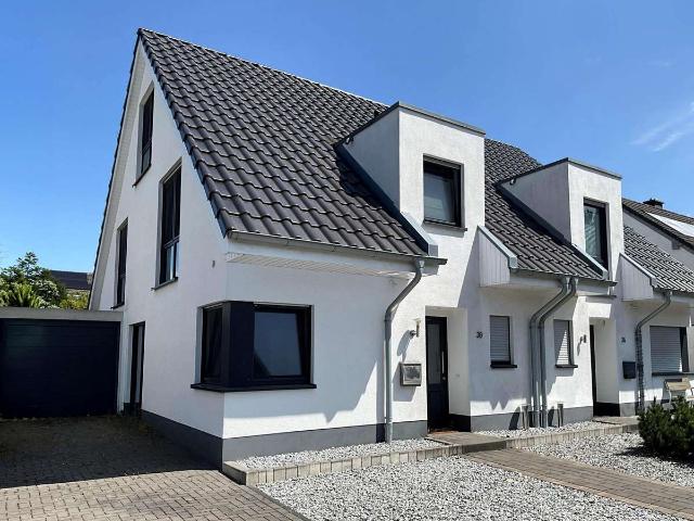 Stilvolles Niedrigenergiehaus in beliebter Ratinger Waldsee Siedlung!