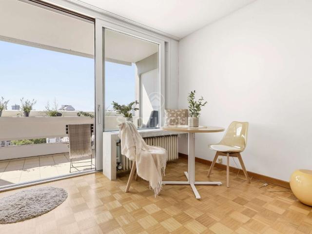 Stilvolles Apartment mit Weitblick am Arabellapark U4