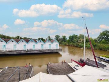 Stilvolles Bootshaus mit Anlegestelle direkt am Neusiedler See. Feriendomizil und Vermietung möglich