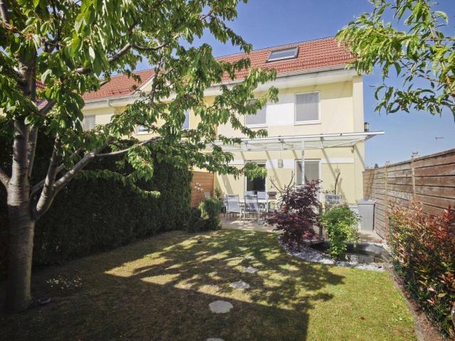 Stilvolles Eckreihenhaus mit Garten Idylle in Tribuswinkel