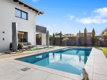 Dornbirn: Exklusives Einfamilienhaus mit über 170 m² Wohnfläche und eigenem Pool