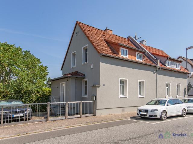 Stilvolles Einfamilienhaus mit großem Garten
