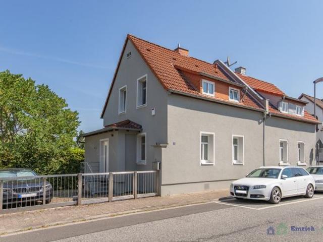 Stilvolles Einfamilienhaus mit Garten