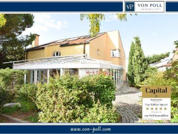 Stilvolles Einfamilienhaus mit schönem Wintergarten und Einliegerwohnung