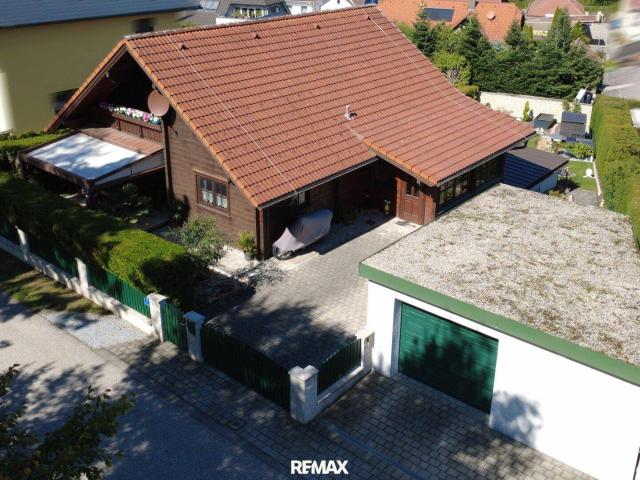 Stilvolles Einfamilienhaus mit Pool und liebevoll gestaltetem Garten in Tausendblum