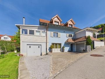 Stilvolles Einfamilienhaus mit Wintergarten und schöner Weitsicht in Gebertingen