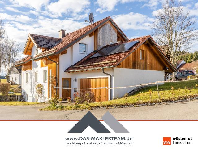 Stilvolles Einfamilienhaus mit traumhaftem Ausblick, Doppelgarage & Vollunterkellerung