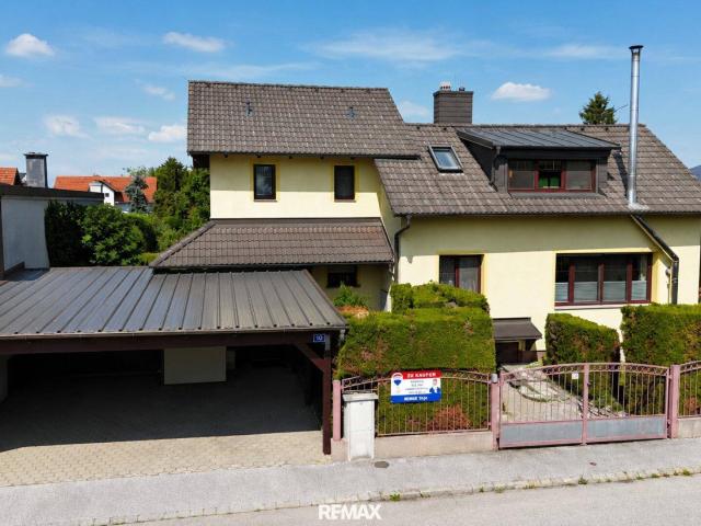 Stilvolles Haus mit Gästewohnung und großem Grundstück in Gehweite zum Neufelder See