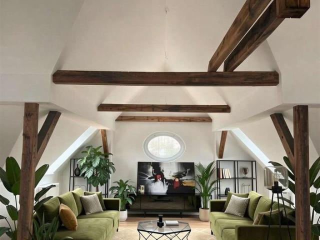 Stilvolles Loft & großzügiger Balkon Dachgeschoss mit Wow Effekt !