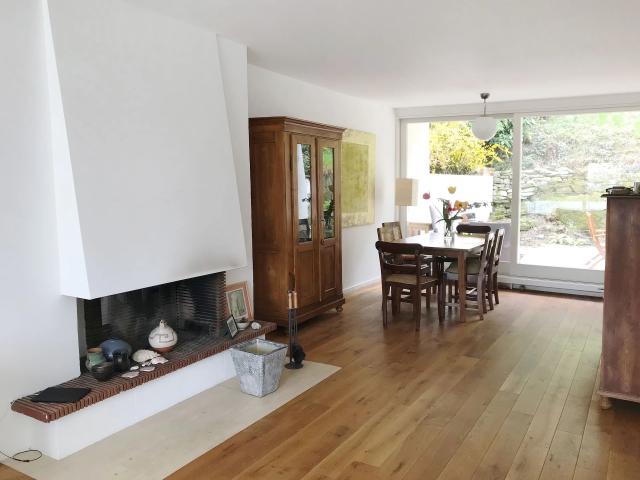 Stilvolles Reihenhaus am Viktoriapark – großzügiges Wohnen mit Kamin, Terrasse und Garage