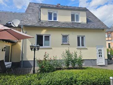 Stilvolles Rheininselhaus mit Garten, Garage & Rheinblick kernsaniertes Zuhause auf Niederwerth