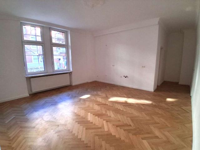 Stilvolles Single Apartment im Altbau Juwel: Top Lage & energetisch optimiert