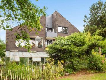 Stilvolles teilvermietetes Mehrfamilienhaus mit großem Grundstück und attraktiven Wohneinheiten