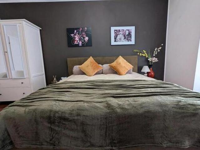 Stilvolles und großes Studentenzimmer