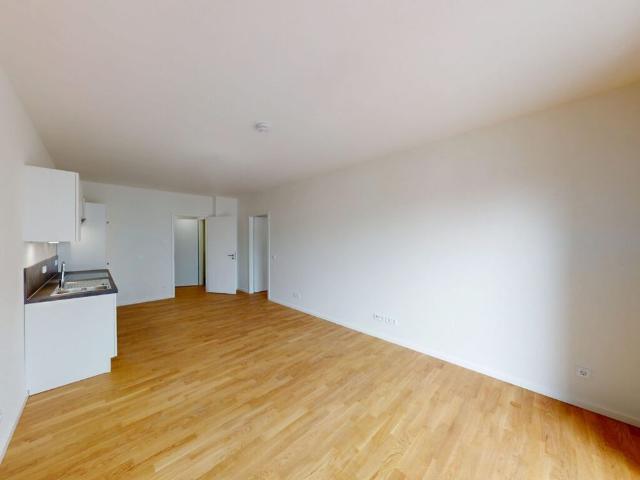Stilvolles Wohnen: 2 Zimmer Wohnung mit eleganter Einbauküche und Aufzug