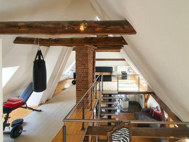 Stilvolles Wohnen direkt an der Weser – Maisonettewohnung mit besonderem Flair zu vermieten