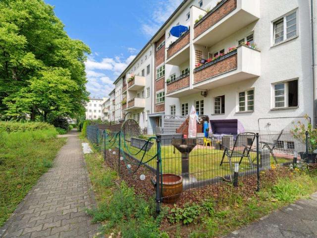 Stilvolles Wohnen im Denkmalensemble: Sanierungsperle mit Balkon