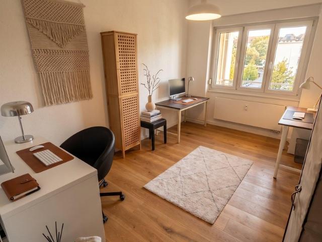 Stilvolles Wohnen im Stuttgarter Osten: Sanierte 3 Zimmer Wohnung mit großem Balkon & EBK