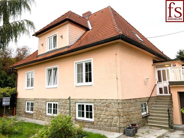 STILVOLLES WOHNHAUS 6 Zimmer / 1 Garage / 328 m² Grundstück