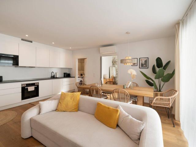 Stilvolles 3 Zimmer Apartment mit Terrasse und Klimaanlage