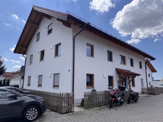 ST/IMMO Purfing, 2 Zimmer Dachgeschosswohnung für Einzelpersonen und Paare