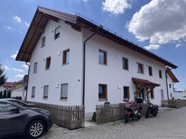 ST/IMMO Purfing, 2 Zimmer Dachgeschosswohnung für Einzelpersonen und Paare