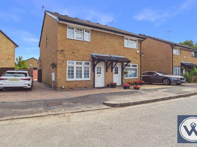 Stipularis Drive, UB4 3 bed semi detached house to rent £2,450 pcm £565 pw