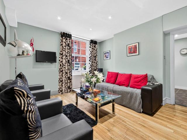 Stirling Court, Tavistock Street WC2E, 1 bed flat to rent, £2,708 pcm | PrimeLocation