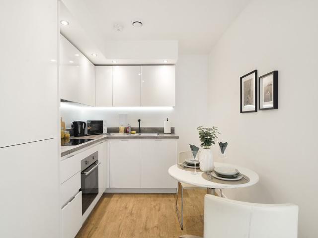 Stirling Drive, London LU2, 1 bed flat to rent, £1,898 pcm | PrimeLocation