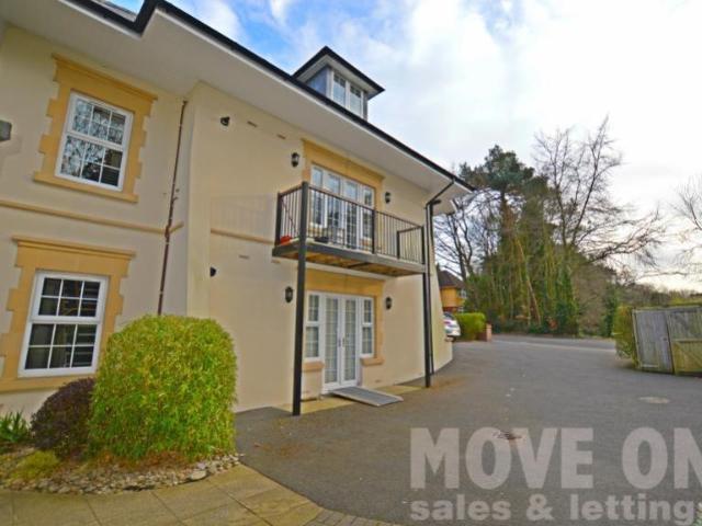 Stirling Road, Talbot Woods. 2 bed apartment to rent £1,225 pcm £283 pw