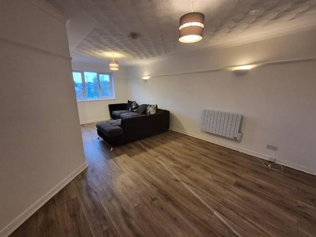 Stirling Street, Airdrie ML6, 1 bed flat to rent, £750 pcm | PrimeLocation