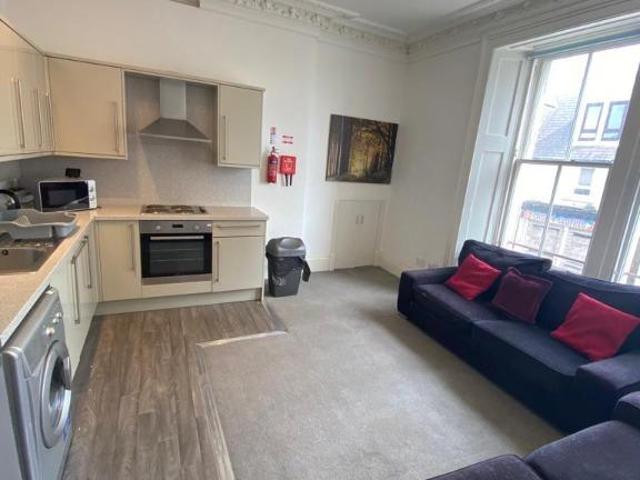 Stirling Street, Dundee DD3 3 bed flat to rent £1,125 pcm £260 pw