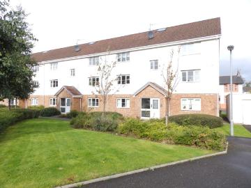 Stirrat Crescent, Paisley, Renfrewshire PA3, 2 bed flat to rent, £750 pcm | PrimeLocation